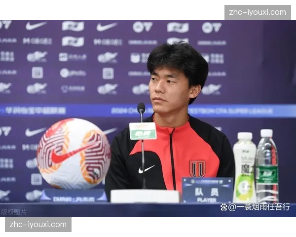 蓉城胡荷韬边路突破犀利，但传中落点选择需要进一步优化